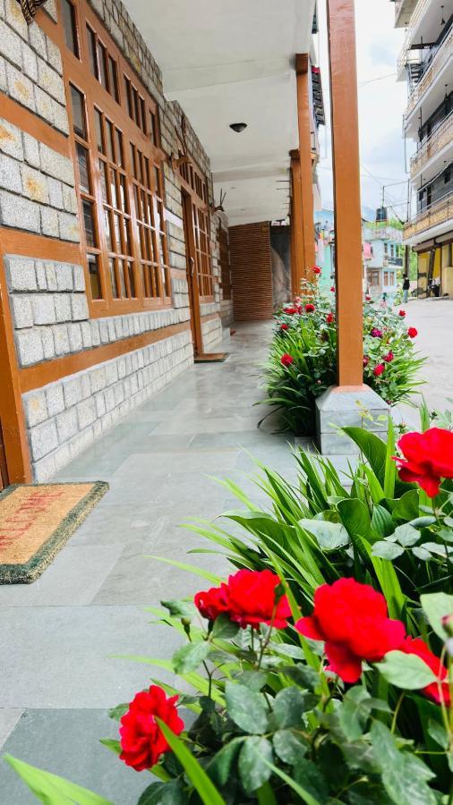 Sita Classic, Most Comfortable Family Hotel In Manali Exteriör bild
